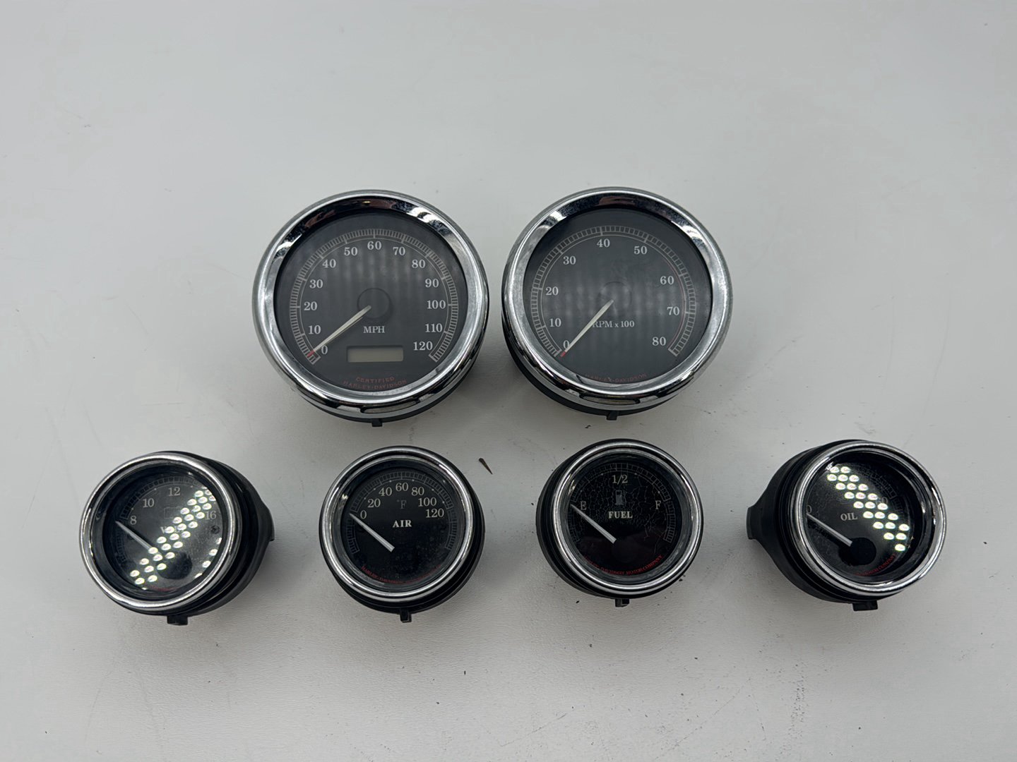 1999 - 2006 Harley-Davidson Touring Electra Glide Classic Air Oil Volt Fuel Tacho Speedo Gauges  	67349-00