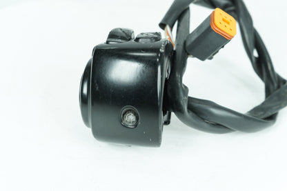 1999 - 2006 Harley-Davidson Softail Fat Boy Right Engine Start Kill Switches Controls  	71684-06A