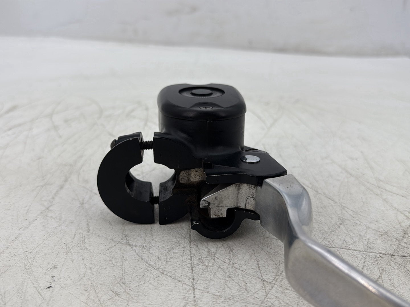 2006 Harley Sportster XL883L 883 Low OEM Front Right Brake Lever Master Cylinder