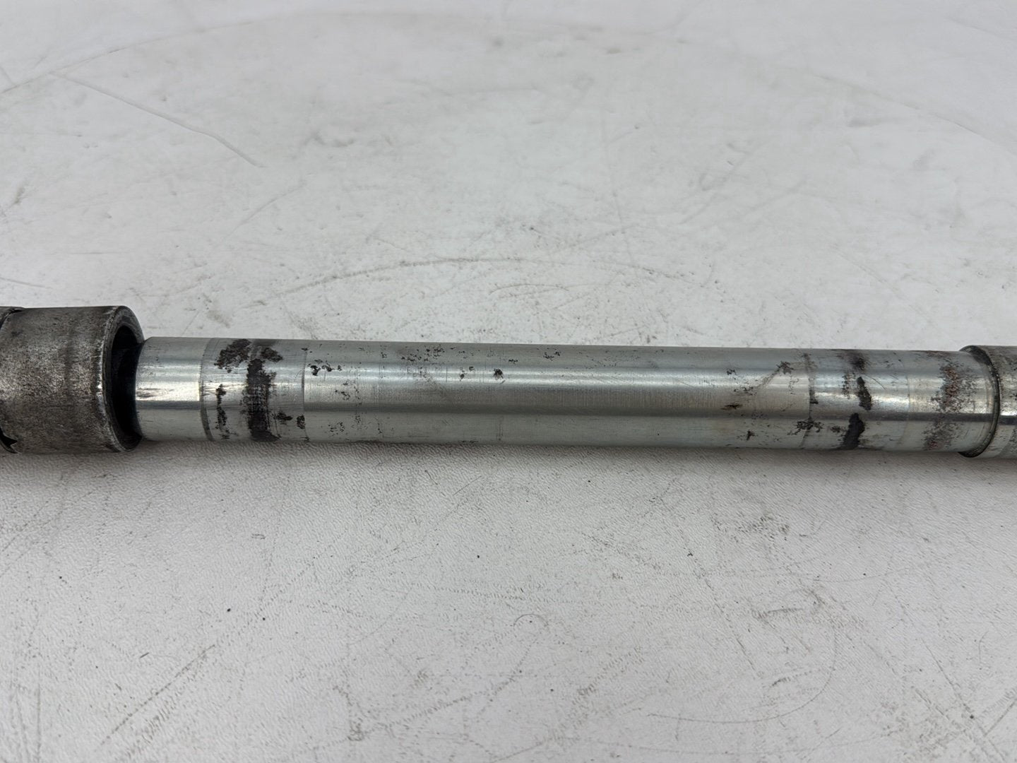 1999 - 2006 Harley-Davidson Touring Electra Glide Ultra Front Wheel Axle Bolt Shaft 43364-00
