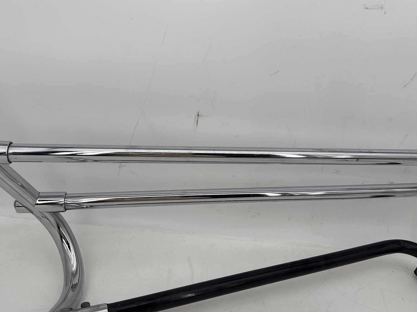1999 - 2006 Harley-Davidson Touring Electra Glide Rear Right Saddlebag Guard Rails Bar 49193-93