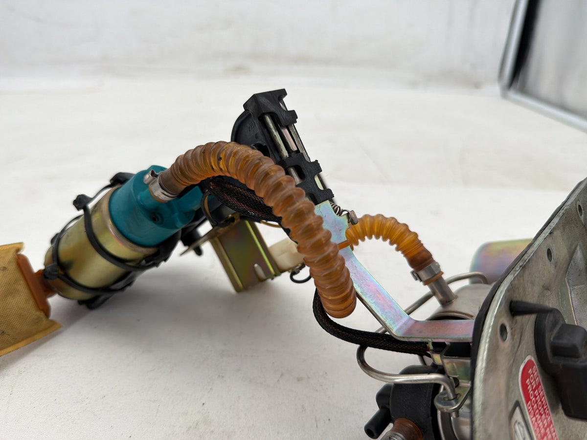 03 Harley Electra Glide Touring Ultra OEM Fuel Pump Gas Gasoline Petrol Sending