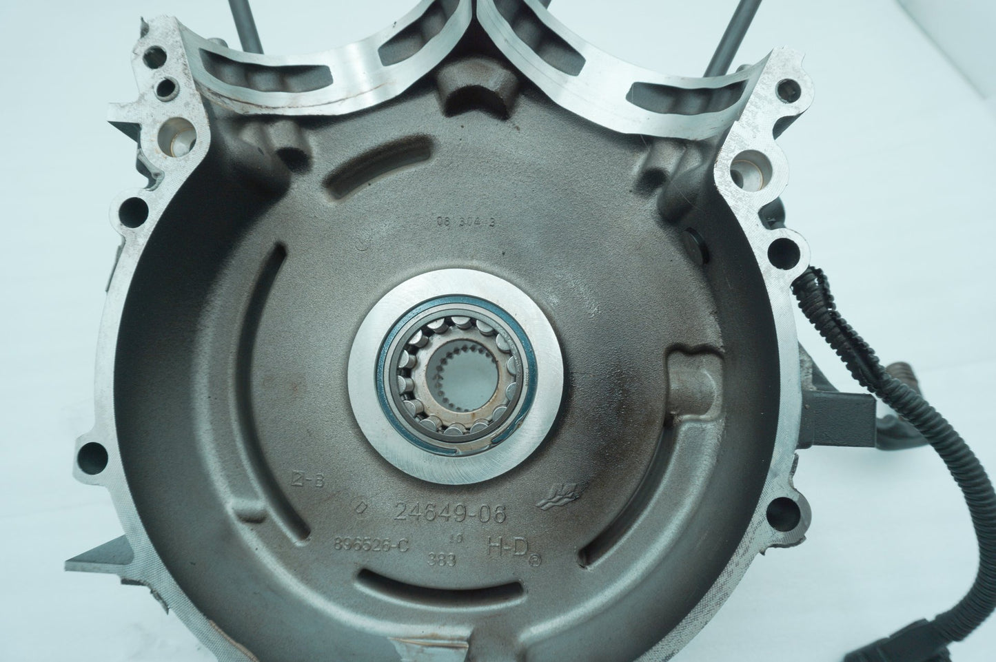 2007 - 2011 Harley-Davidson Touring Electra Glide Crankcase Shaft Engine Motor Cover 24649-06