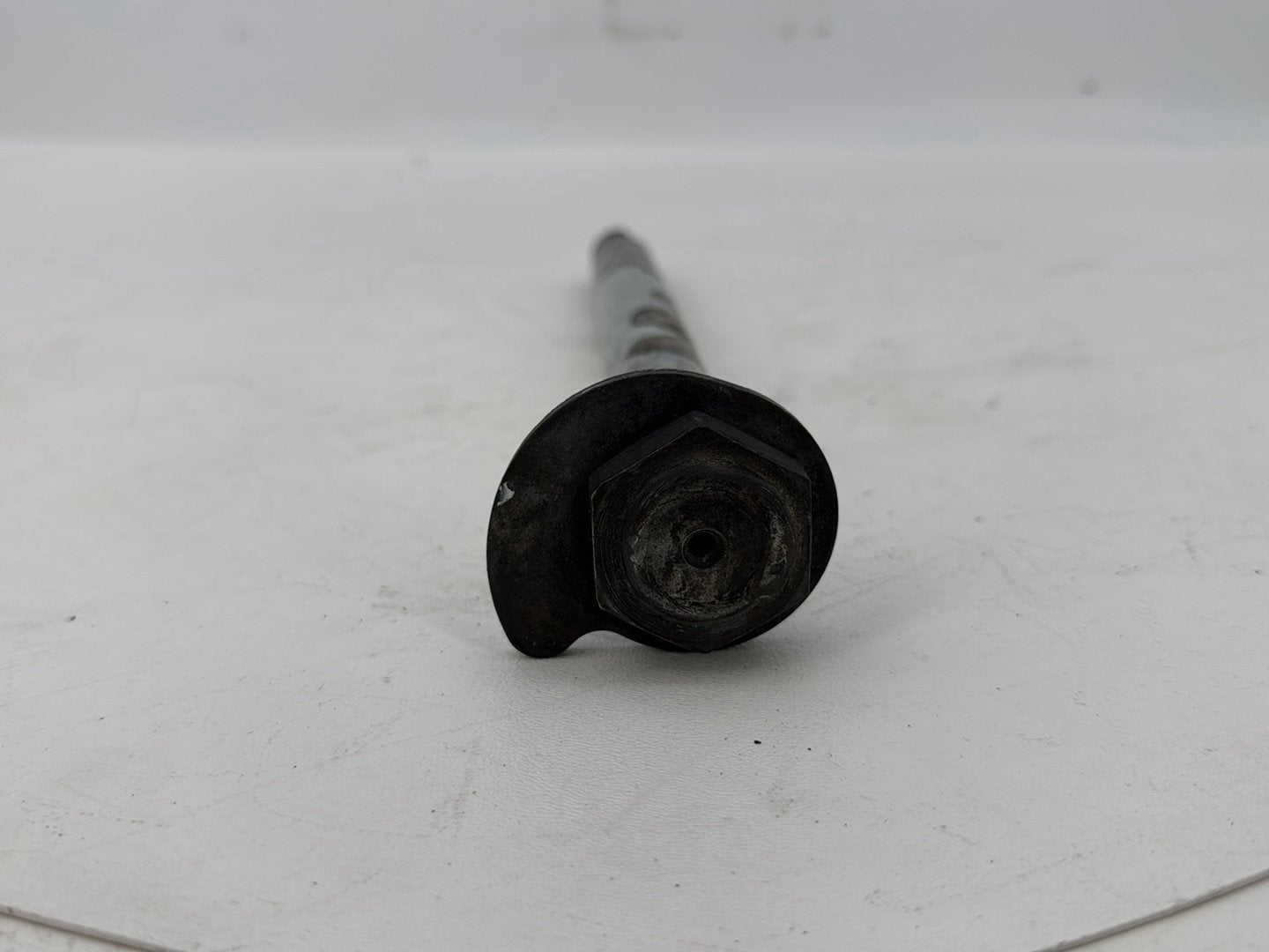 1999 - 2006 Harley-Davidson Touring Electra Glide Rear Wheel Axle Bolt Shaft 	41056-02
