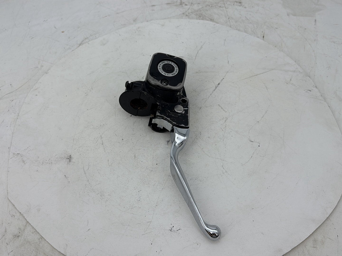 2006 Harley Dyna Super Glide Custom FXDCI OEM Front Right Brake Lever Master Cylinder