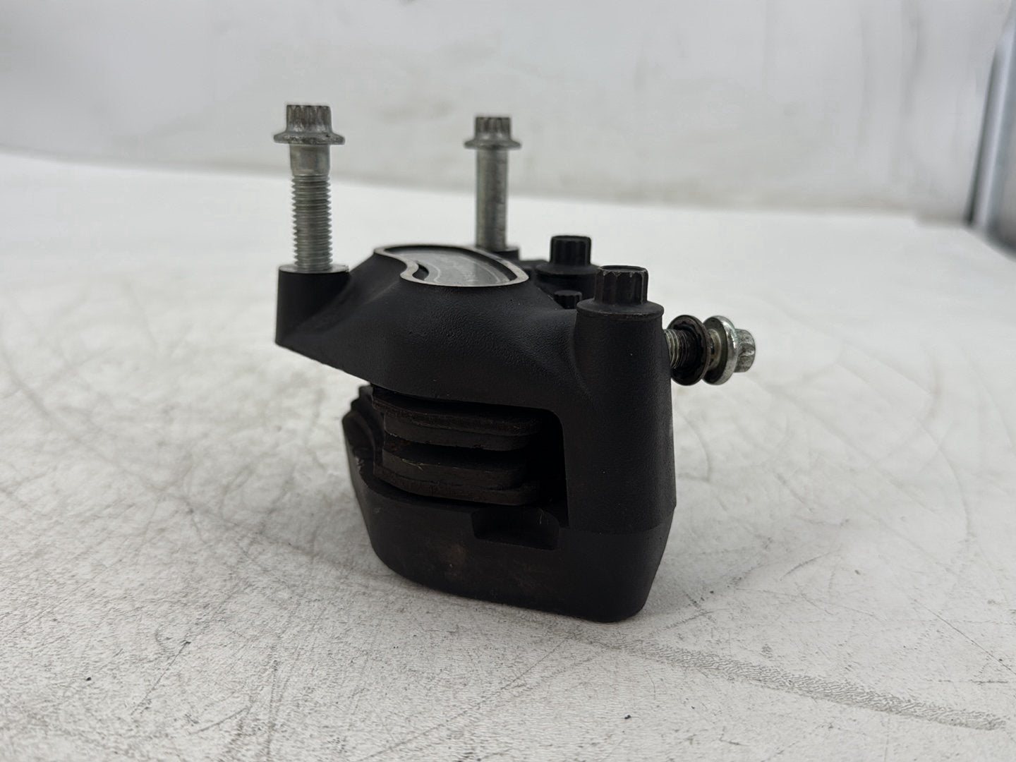 2005 Harley Electra Glide Touring Ultra FLHTCUI OEM Front Left 1 Brake Caliper