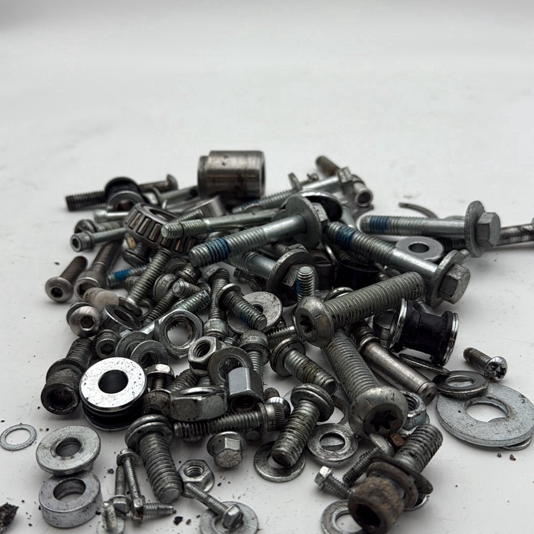 2007 - 2017 Harley-Davidson Dyna Switchback Hardware Bolts Nuts & Brackets