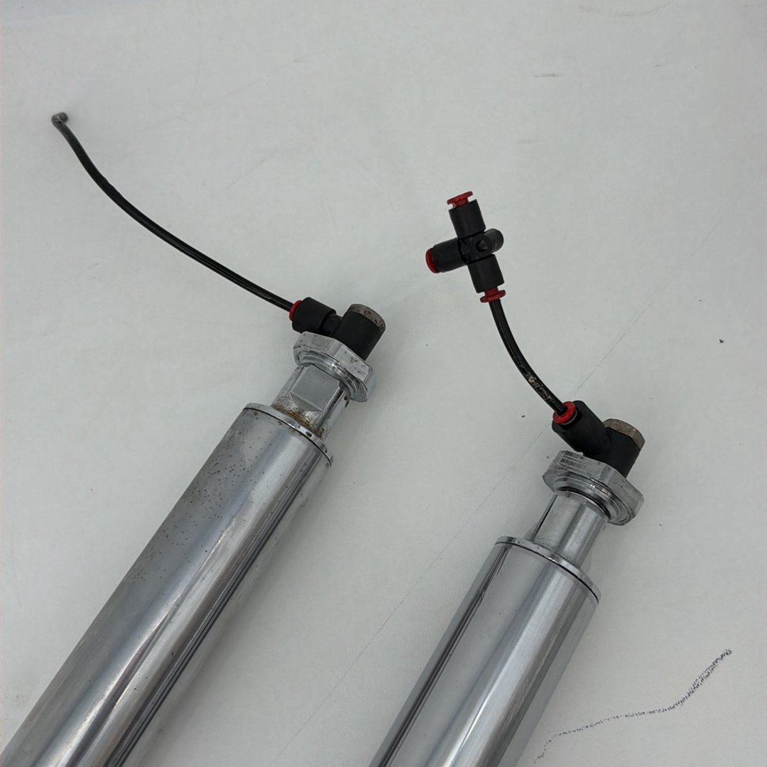 1999 - 2006 Harley-Davidson Touring Road King Front Left & Right Fork Legs Sliders  	46495-00