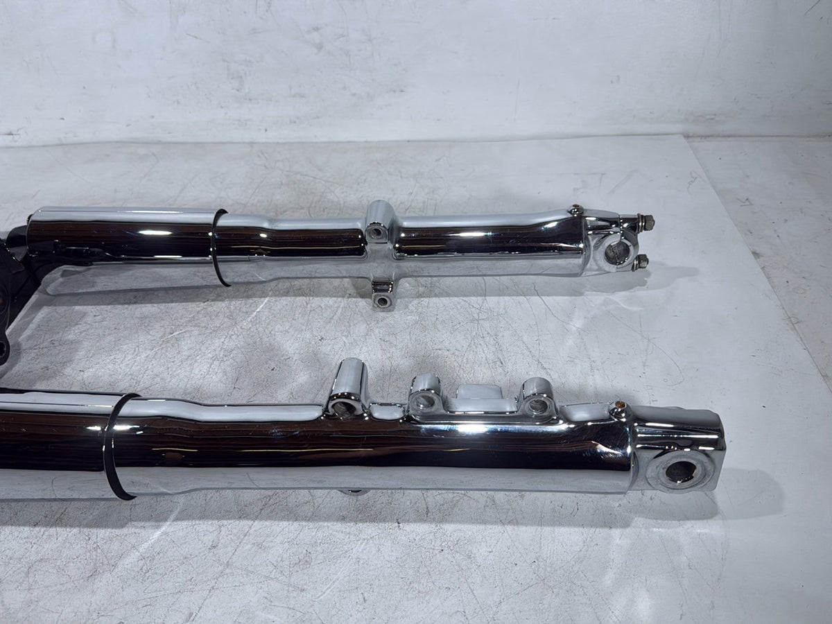 2005 Harley Softail Fat Boy OEM Front Triple Tree Set & LH RH Fork Legs Sliders