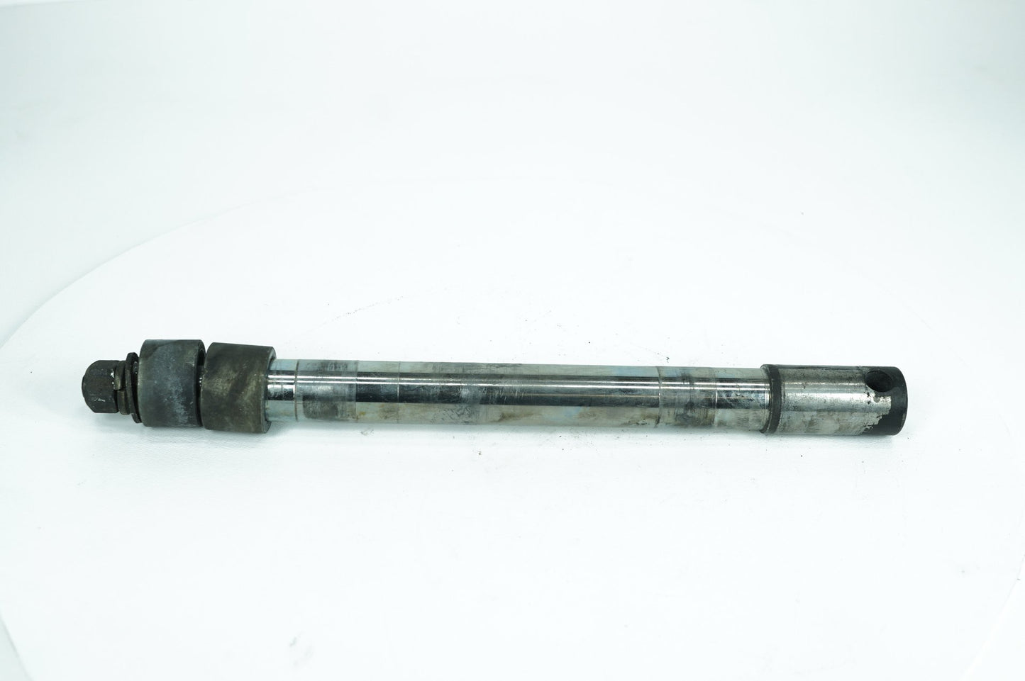 1999 - 2006 Harley-Davidson Touring Electra Glide Ultra Front Wheel Axle Bolt Shaft 43364-00