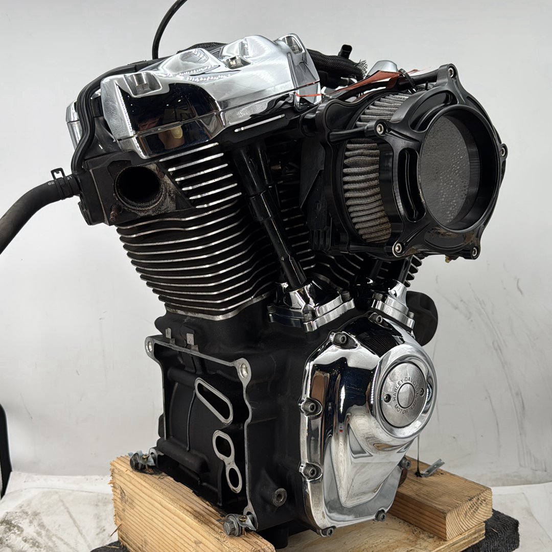 2018 Harley Electra Glide Touring Ultra FLHTCU OEM EFI Milwaukee M8 107 Engine Motor