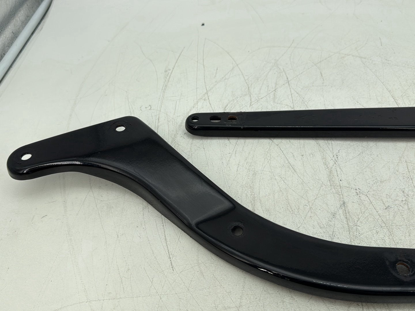 2011 Harley Softail FLSTFB Fat Boy OEM Rear Left Right Fender Struts Bracket