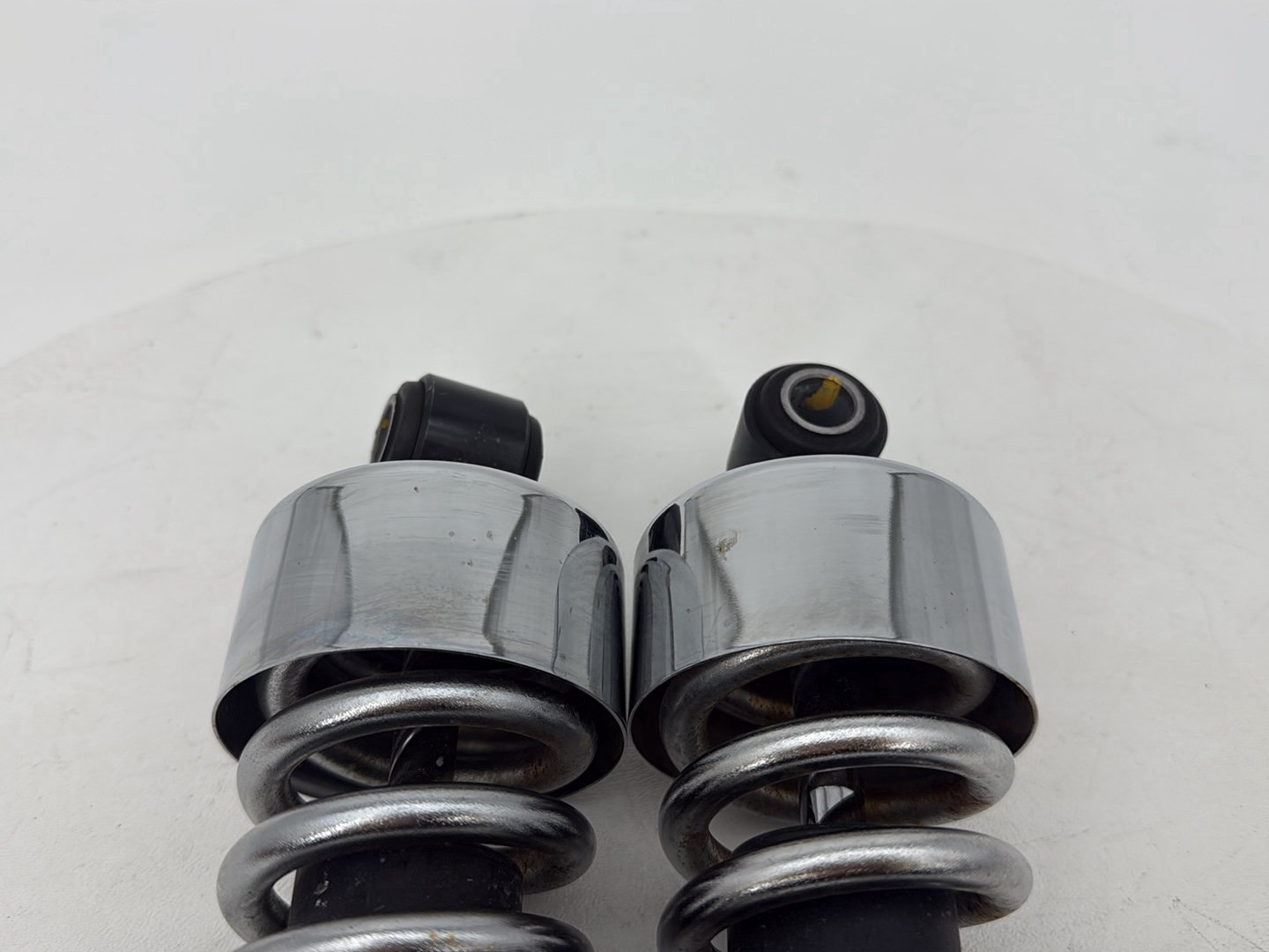 2007 - 2017 Harley-Davidson Dyna Wide Glide Rear Left Right Shock Absorbers 54615-01