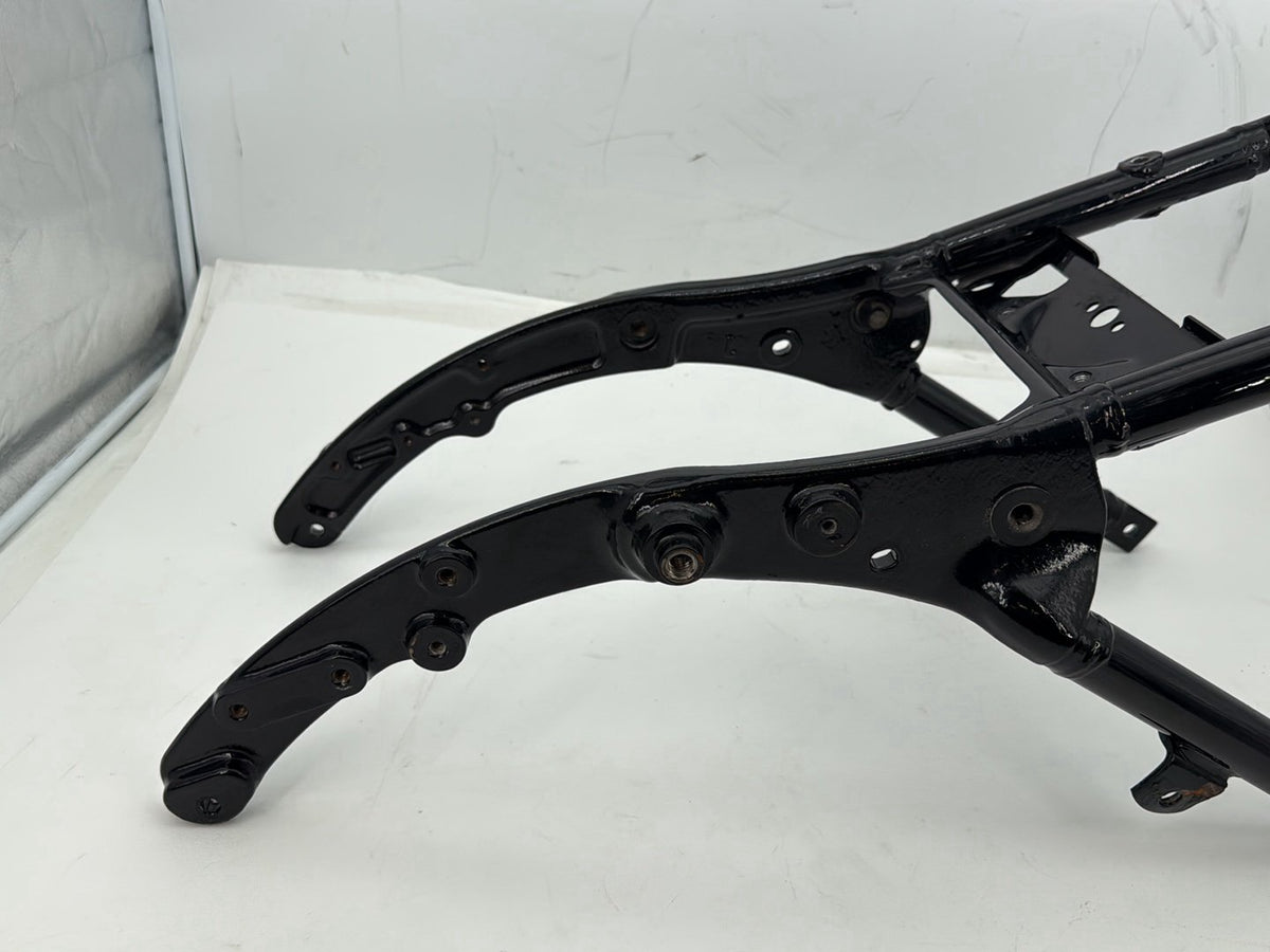 11 Harley Road King Touring Classic OEM Rear Back Sub Frame Rail Bar 48079-09BHP