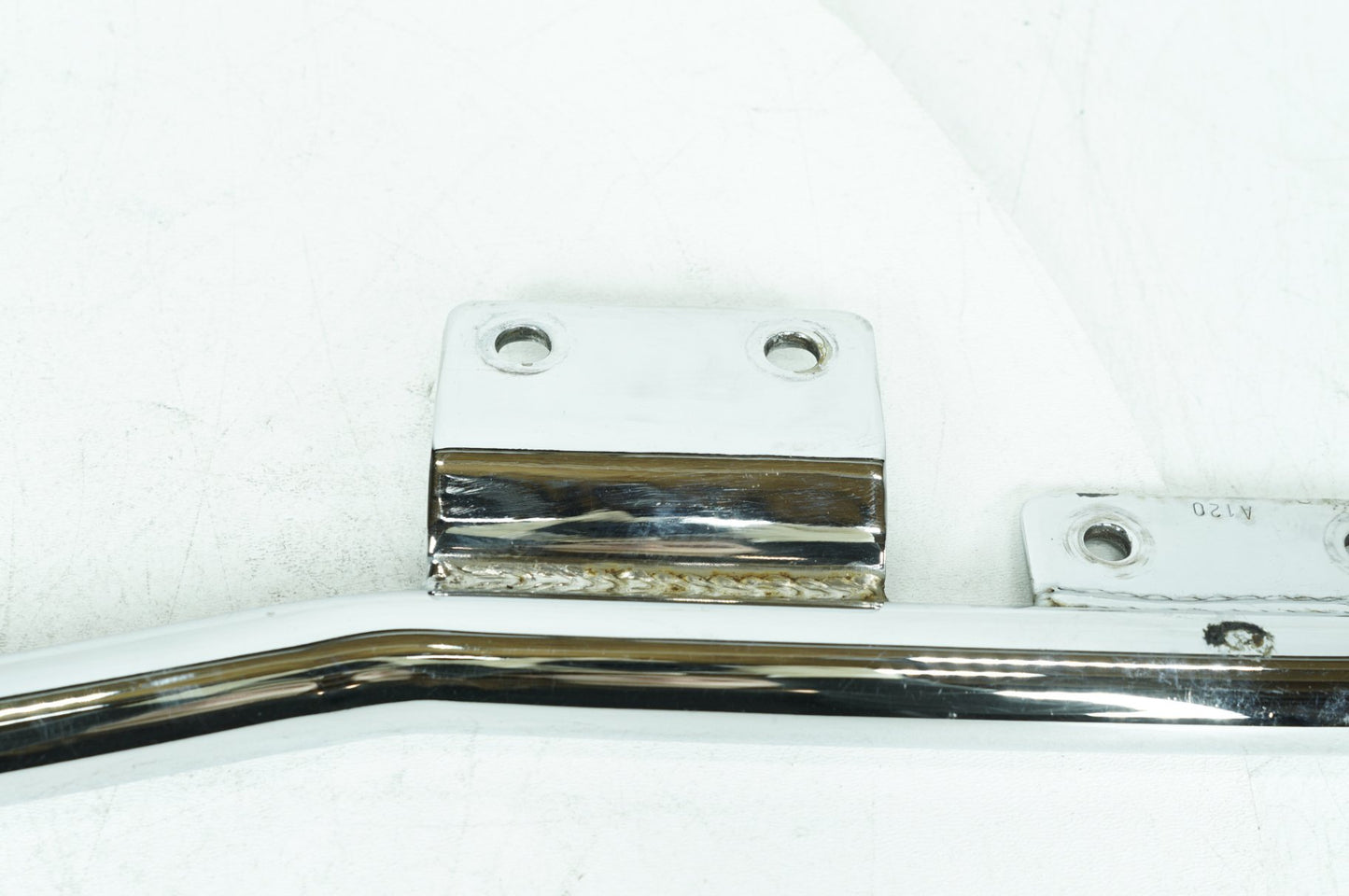 2010 Harley Softail FLSTC Heritage Classic OEM Exhaust Muffler Interconnect Bracket Support Bar