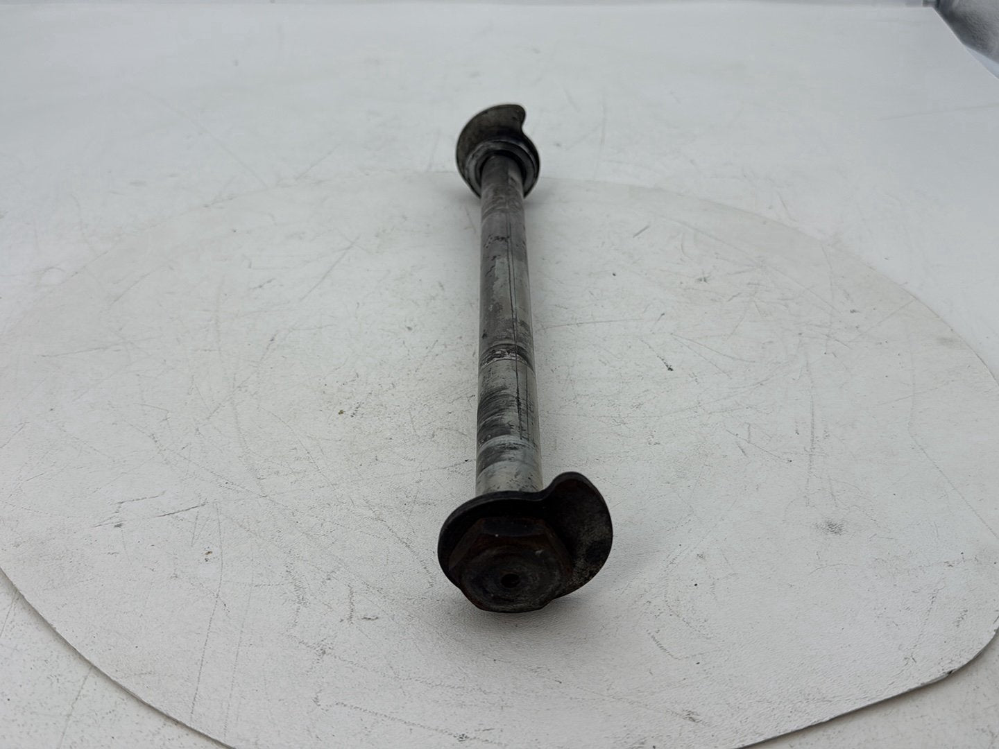2008 - 2016 Harley-Davidson Touring Electra Glide Ultra Rear Wheel Axle Bolt Shaft 41056-09