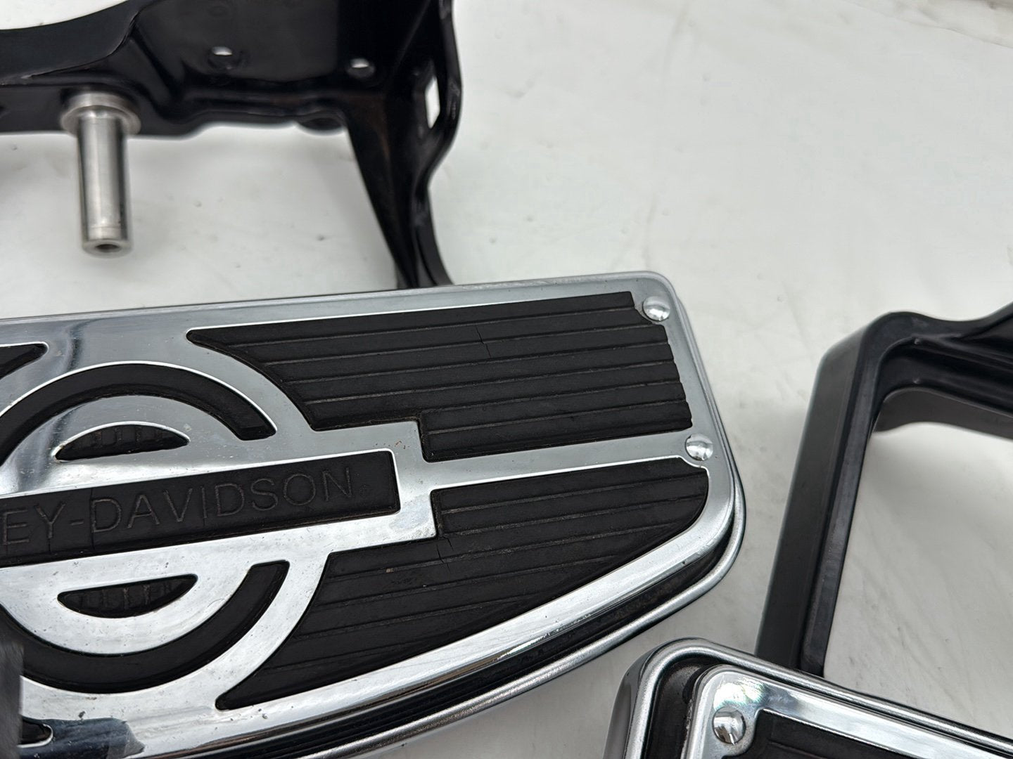 2002 Harley Heritage Softail Classic FLSTC OEM Left Right Driver & Pass Floorboard Foot Rest