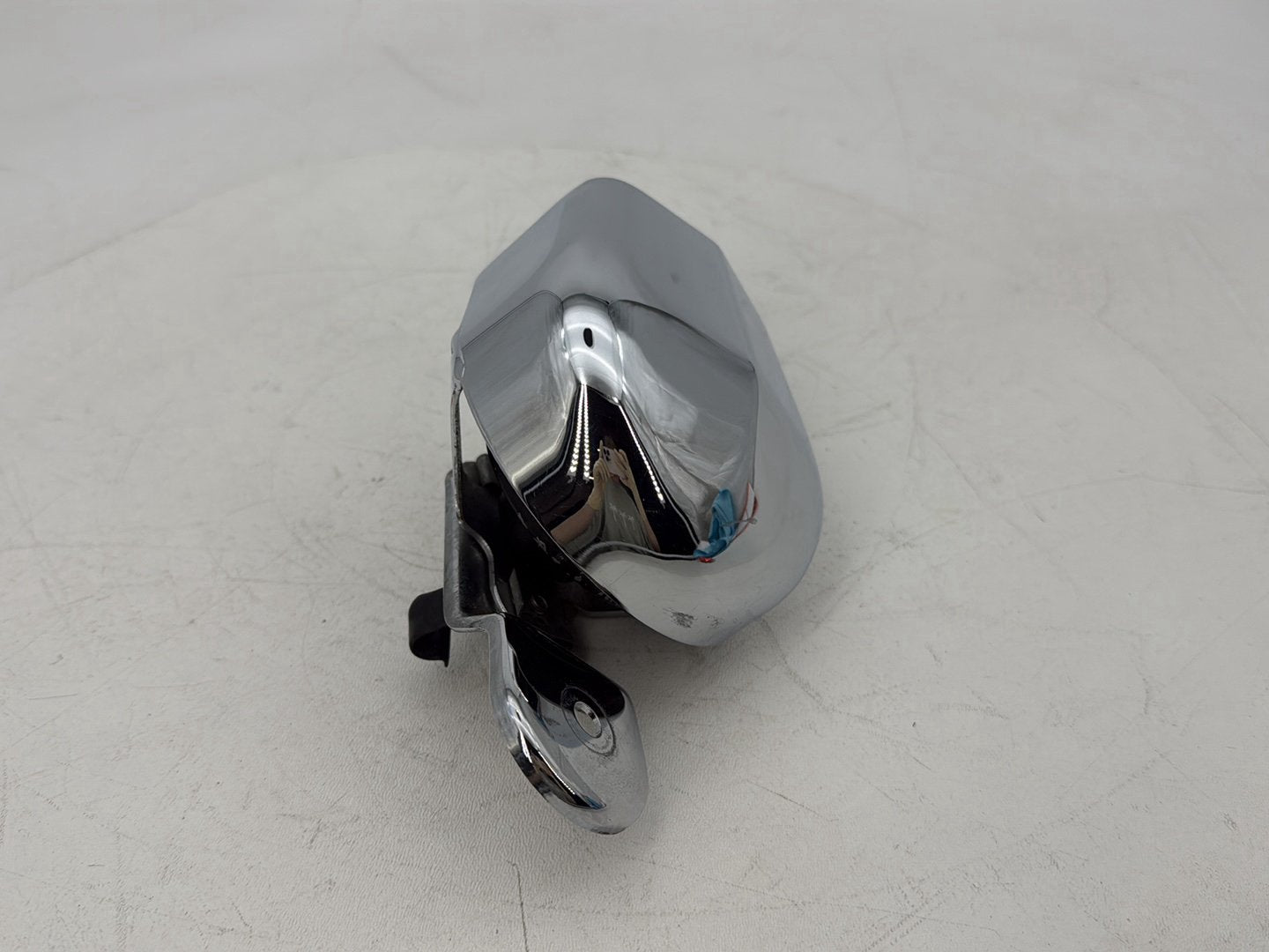 1999 - 2006 Harley-Davidson Touring Electra Glide Horn Signal Klaxon Chrome Cover 69012-93A