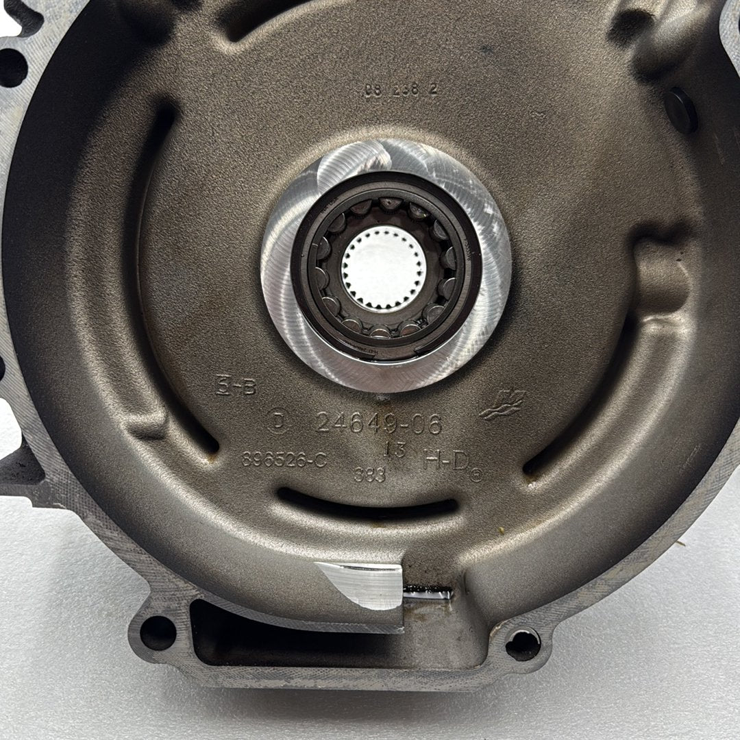 2007 - 2012 Harley-Davidson Touring Street Glide Crankcase Shaft Engine Motor Cover 24649-06