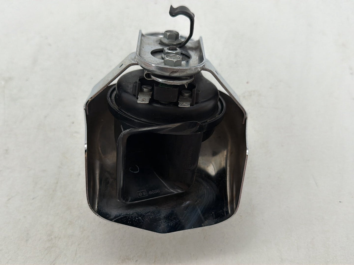 2010 Harley Street Glide Touring FLHX OEM Horn Signal Klaxon Chrome Cover