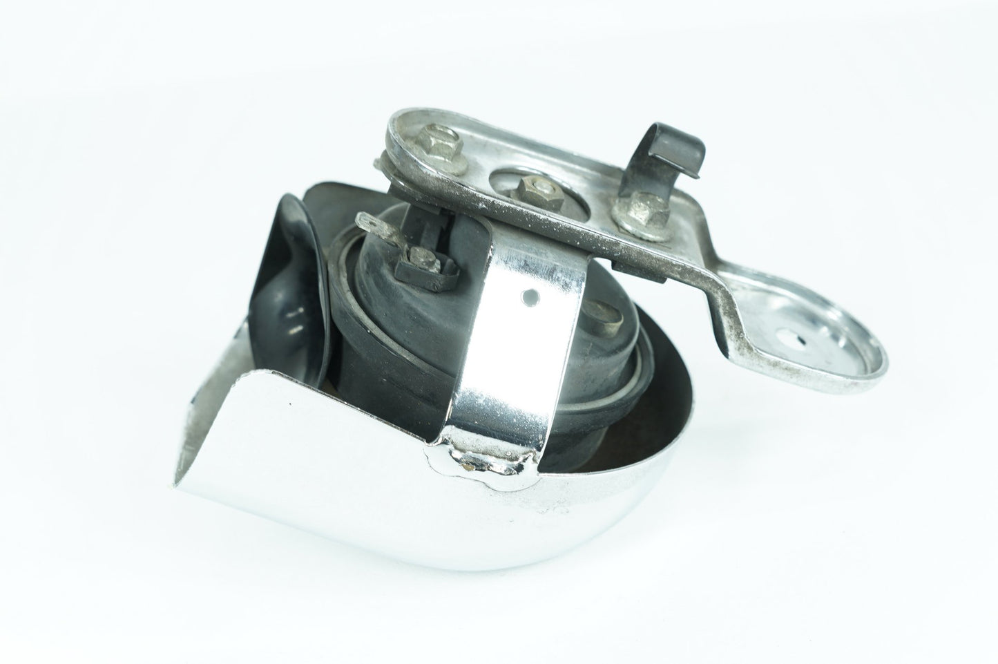 2007 - 2012 Harley-Davidson Softail Standard Horn Signal Klaxon Chrome Cover  	69060-90E