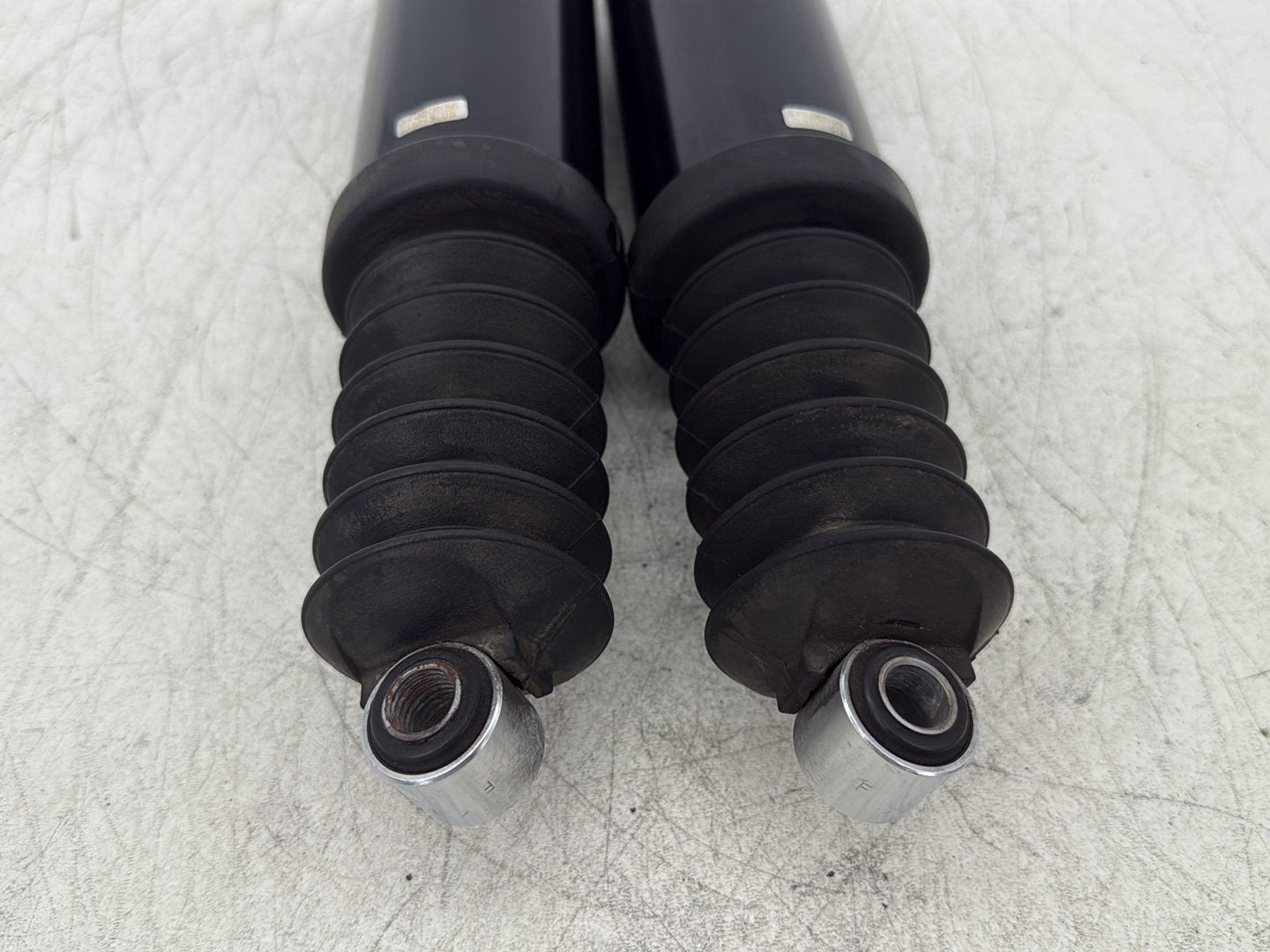 2016 Harley Road King Touring FLHR OEM Rear Left Right Shock Absorbers