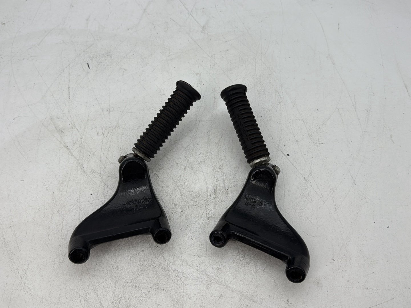 2009 Harley Sportster 883 Low XL883L OEM Passenger Left & Right Foot Pegs