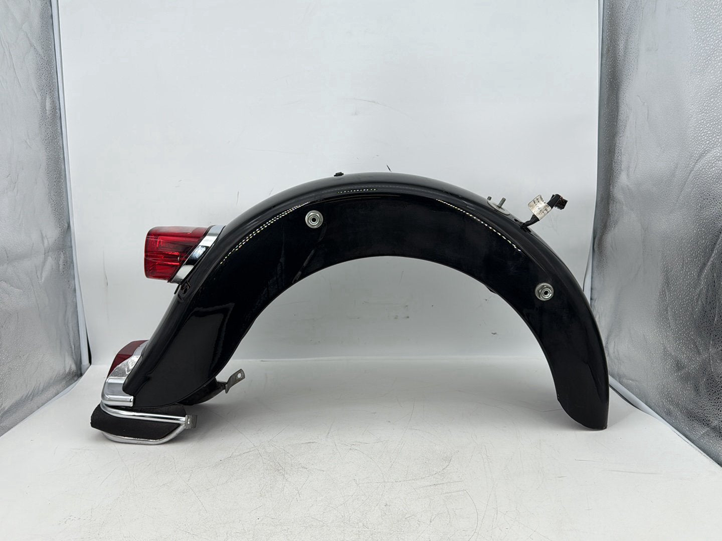 1999 - 2006 Harley-Davidson Touring Electra Glide Rear Wheel Fender Taillight Brake Lamp  	59579-01B