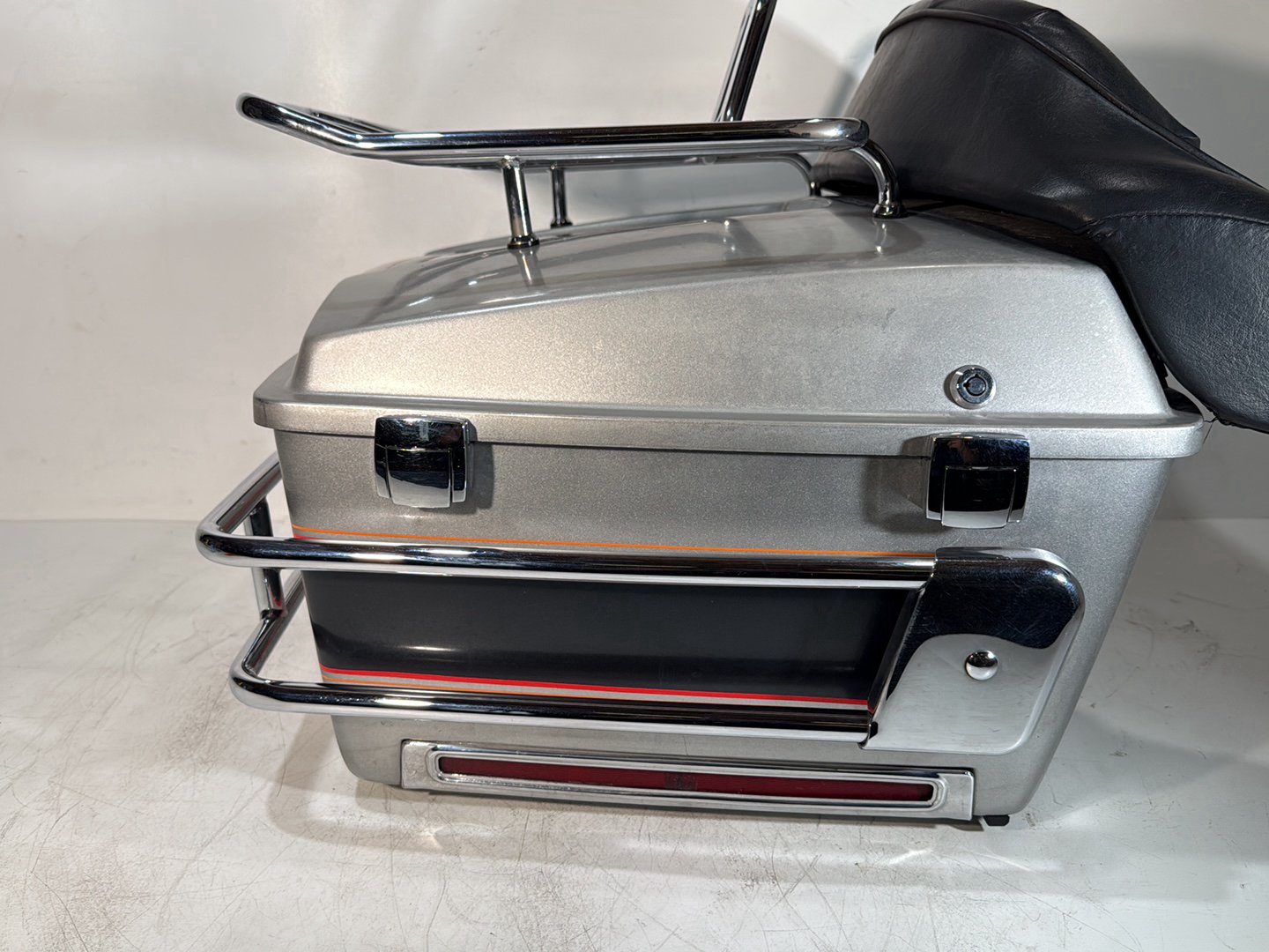 1984 - 1998 Harley-Davidson Touring Electra Glide Classic Rear Tour Pak Trunk Luggage Box NOKey 53275-90
