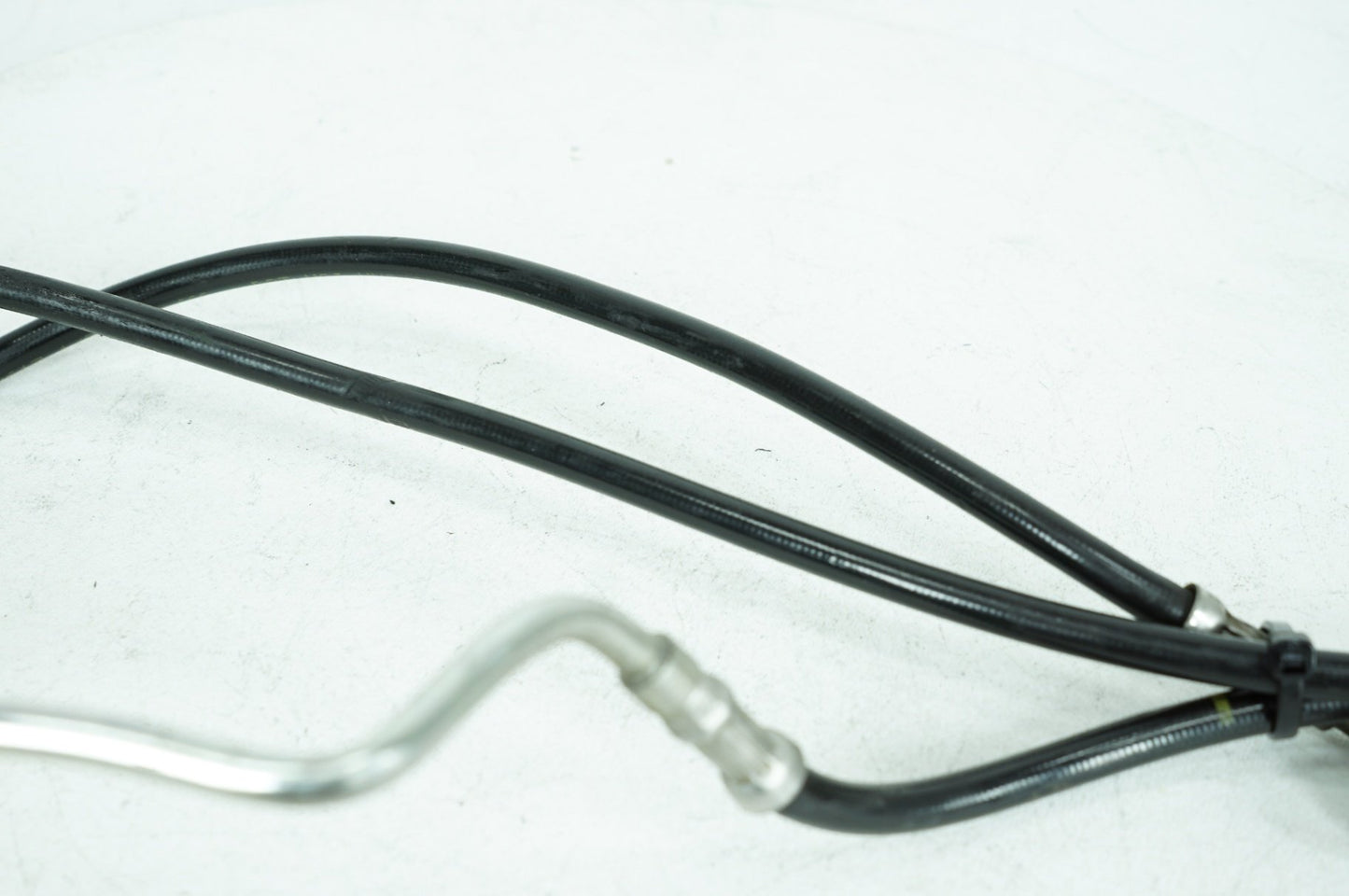 2016 - 2025 Harley-Davidson Touring Street Glide Front Brake Hose Line Pipe NON-abs 41800174