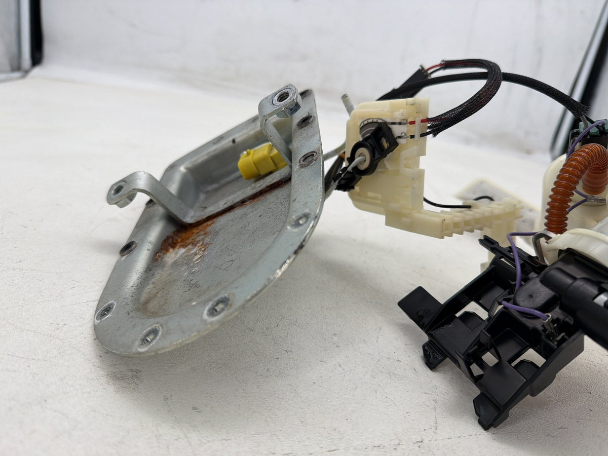 2016 Harley Dyna Fat Bob FXDF 103 OEM Gas Gasoline Fuel Petrol Pump Sending