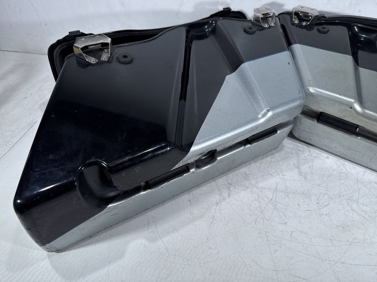 2012 Harley Electra Glide Touring Ultra OEM Left Right Saddlebags Luggage NOKey