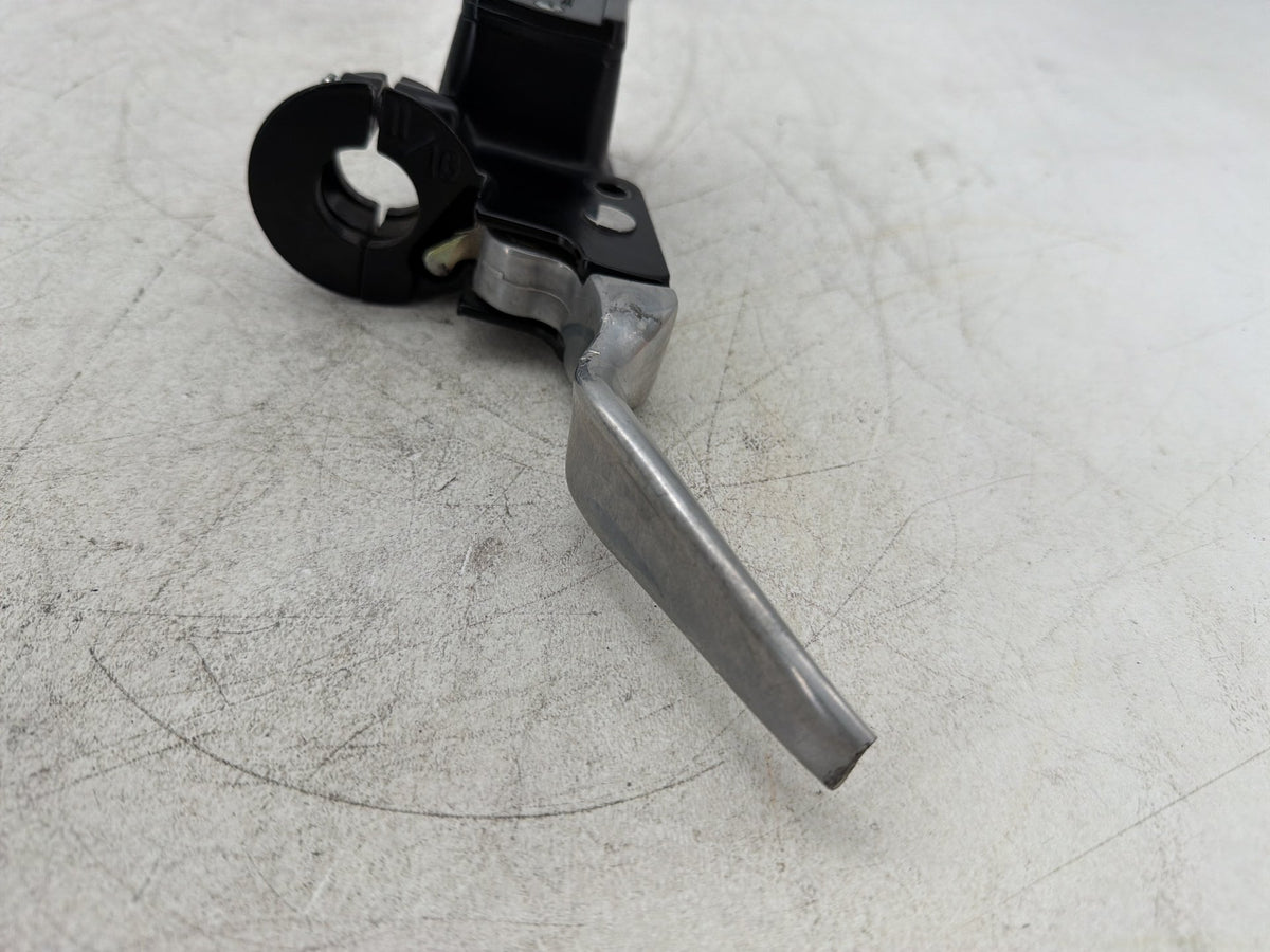 95 Harley Electra Glide Touring FLHT OEM Front Right Brake Lever Master Cylinder