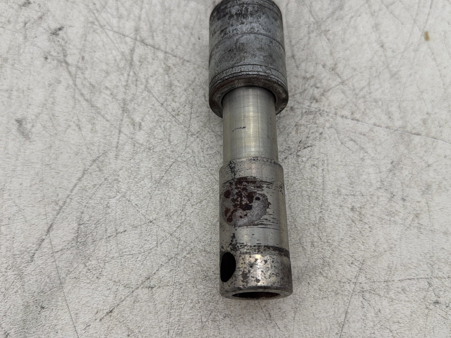 2012 Harley Dyna Super Glide Custom FXDCI OEM Front Wheel Axle Bolt Shaft