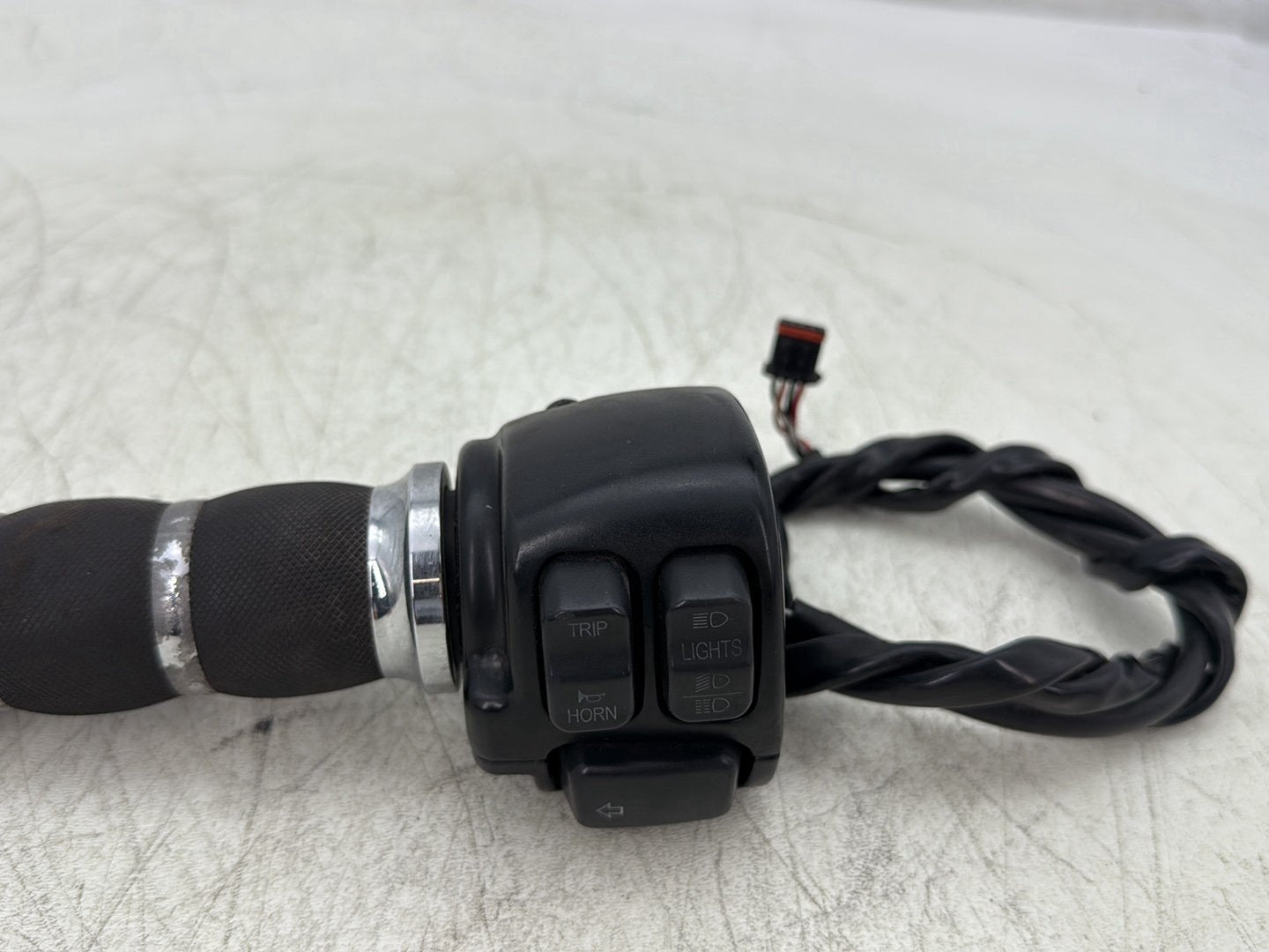2012 Harley Dyna Super Glide Custom FXDCI OEM Right Engine Start Kill Switches Controls