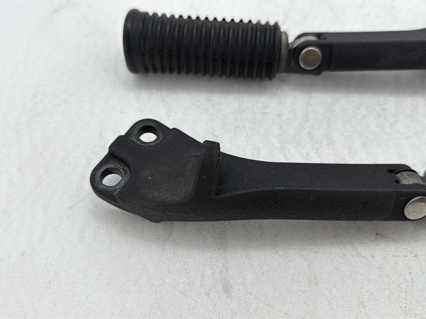 2009 Harley Dyna Street Bob FXDB OEM Passenger Left & Right Foot Pegs