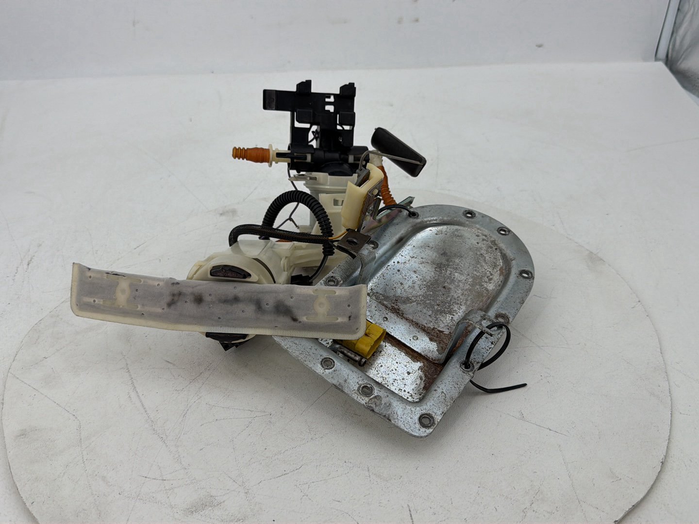 2007 - 2017 Harley-Davidson Dyna Super Glide Custom Gas Gasoline Fuel Petrol Pump Sending 75218-04B