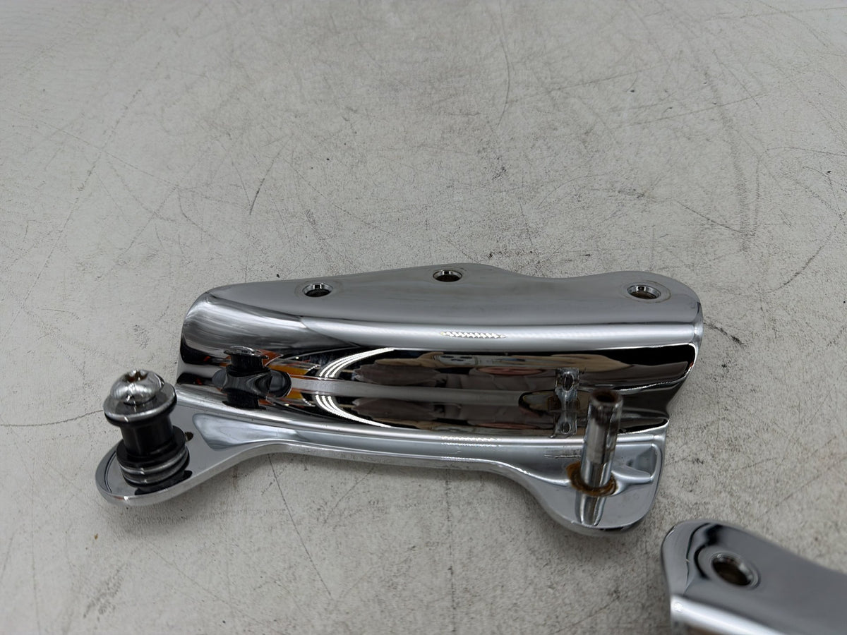 2010 Harley Road King Touring Police OEM 5 Point Detachable Docking Hardware