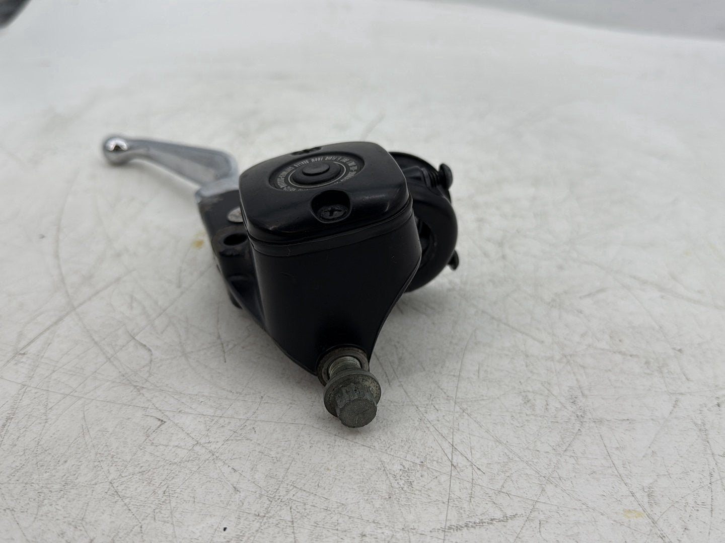 2005 Harley Dyna FXDWG Wide Glide OEM Front Right Hand Brake Lever Master Cylinder Reservoir