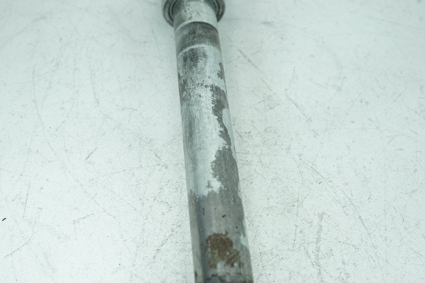 2007 - 2012 Harley-Davidson Touring CVO Electra Screamin Eagle Rear Wheel Axle Bolt Shaft 41056-02