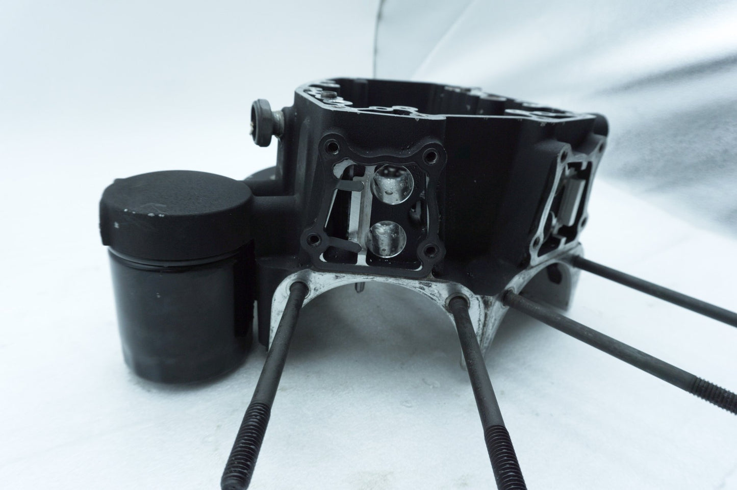 2007 - 2011 Harley-Davidson Touring Street Glide Crankcase Shaft Engine Motor Cover 24653-06