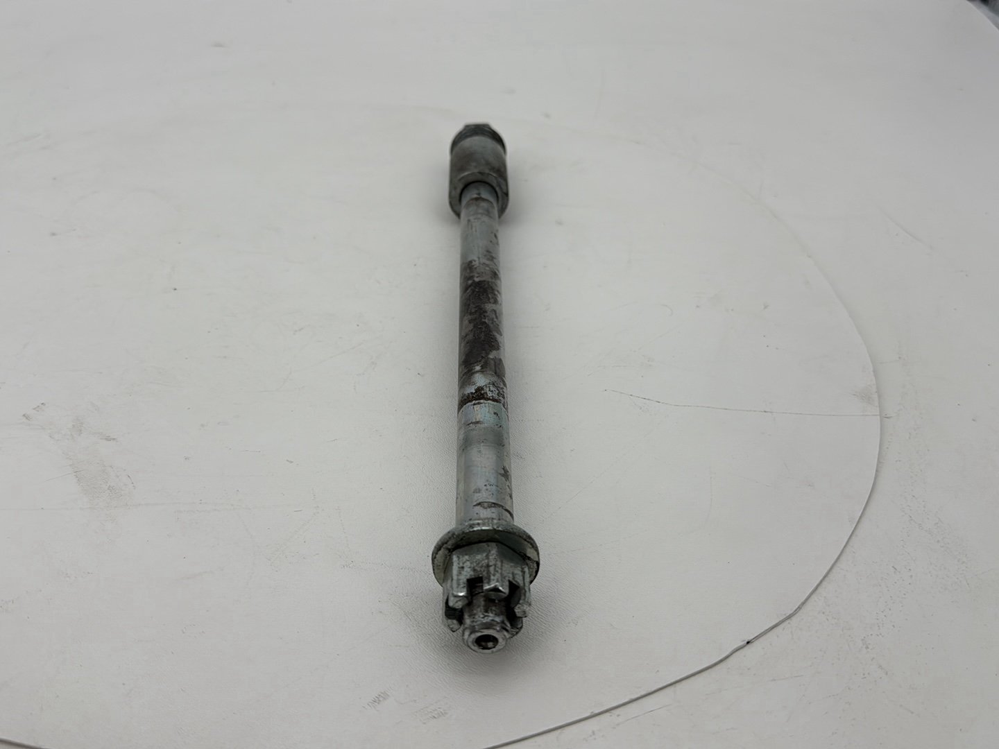 1999 - 2006 Harley-Davidson Dyna Low Rider Rear Wheel Axle Bolt Shaft 41114-90