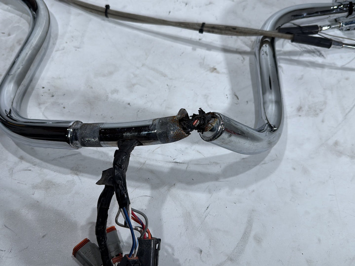 04 Harley Road King Touring Classic OEM Handlebars Left Right Switches Controls