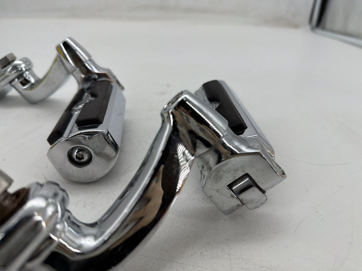 2001 Harley Electra Touring Front Right Left Highway Foot Pegs Willie G SKULL