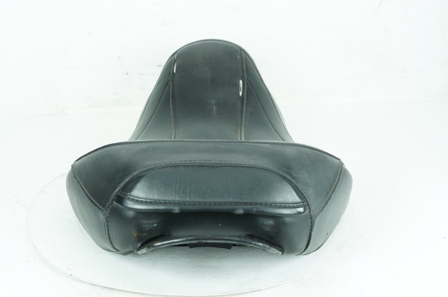 2019 Harley-Davidson Touring FLHT - Rider Driver Solo Seat Pillion PN: 52000172