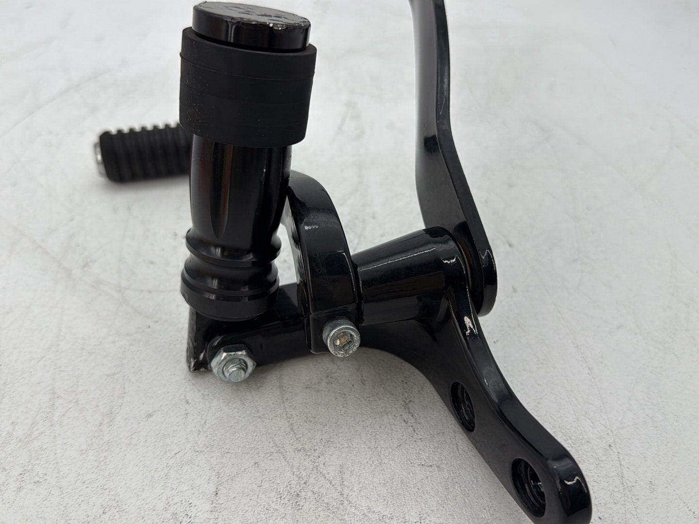 2006 Harley Dyna FXDWGI Wide Glide OEM Left Driver Foot Controls Peg Rest