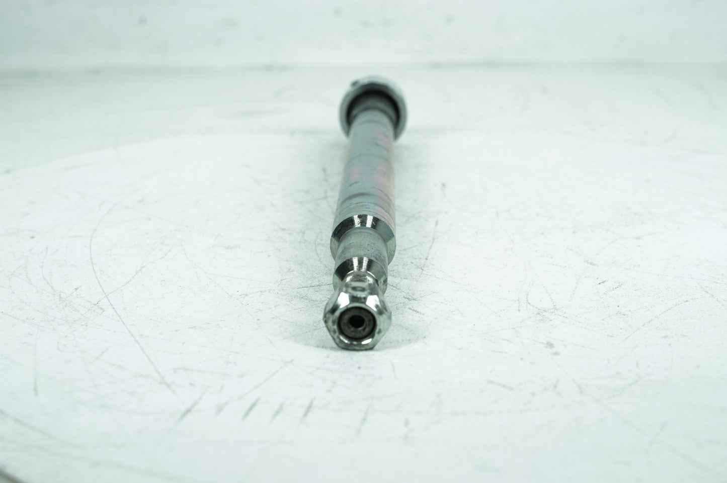 2007 - 2011 Harley-Davidson Touring Electra Screamin Eagle Front Wheel Axle Bolt Shaft 43364-00