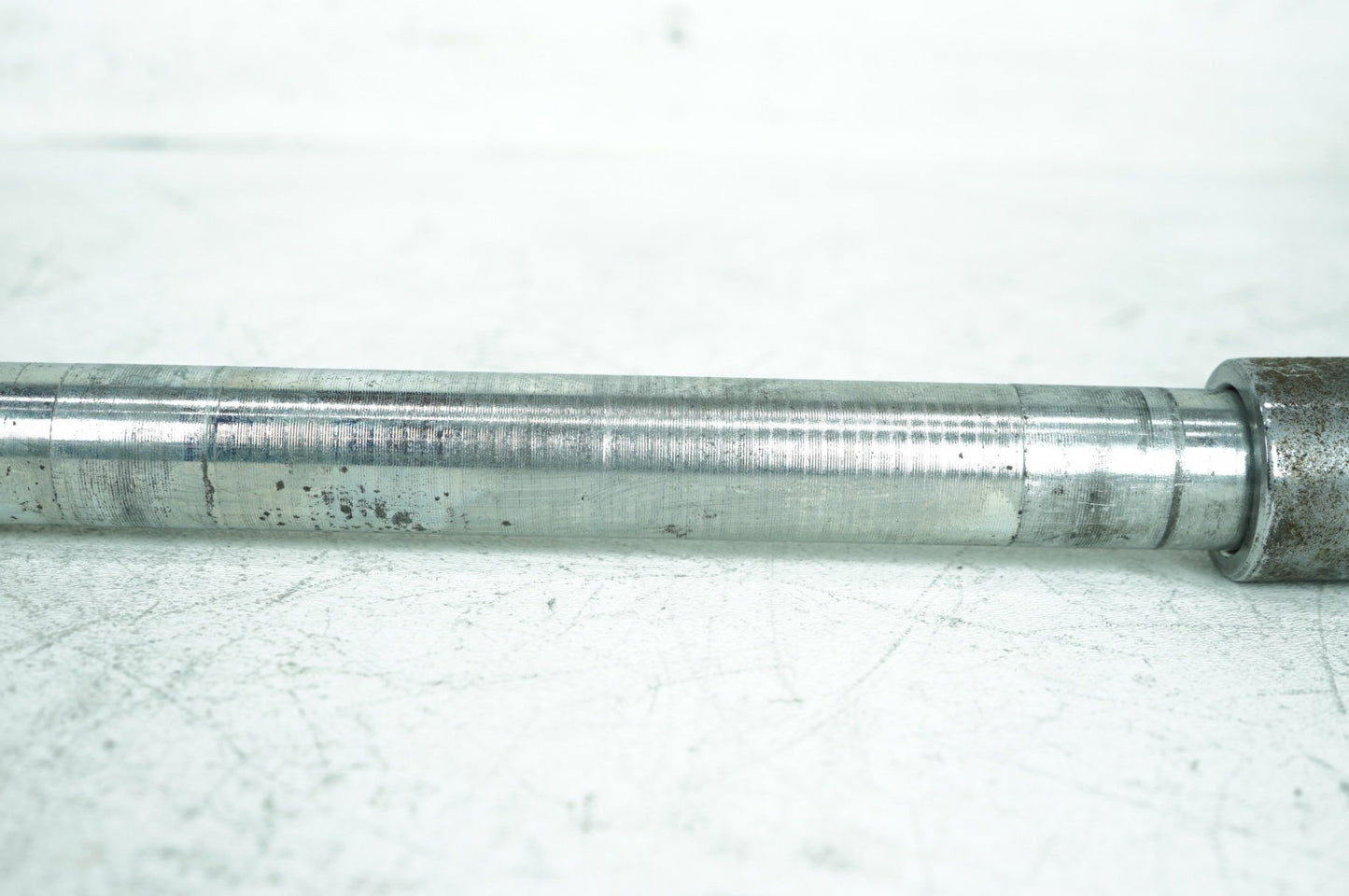 1999 - 2006 Harley-Davidson Touring Electra Ultra Classic Front Wheel Axle Bolt Shaft 43364-00