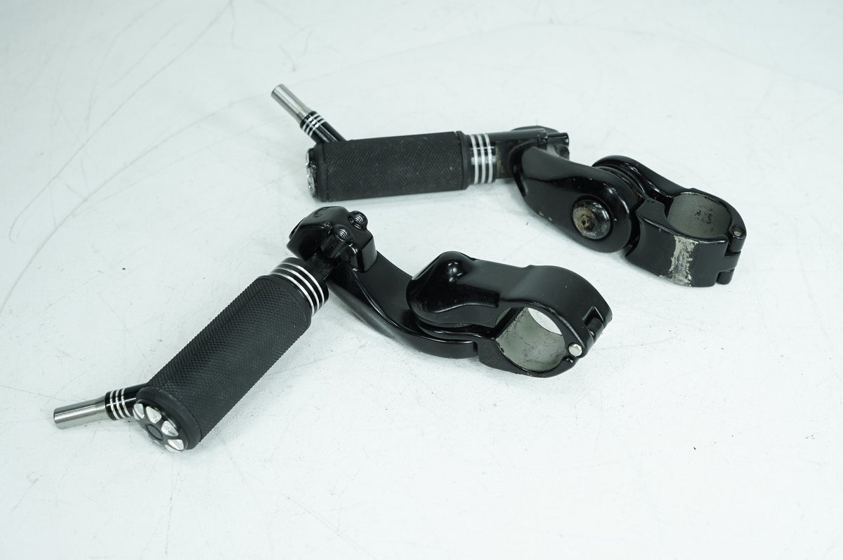 Front Right Left Highway Foot Pegs, Highway Foot Pegs, 2024, Harley-Davidson, Softail, Standard, FXST