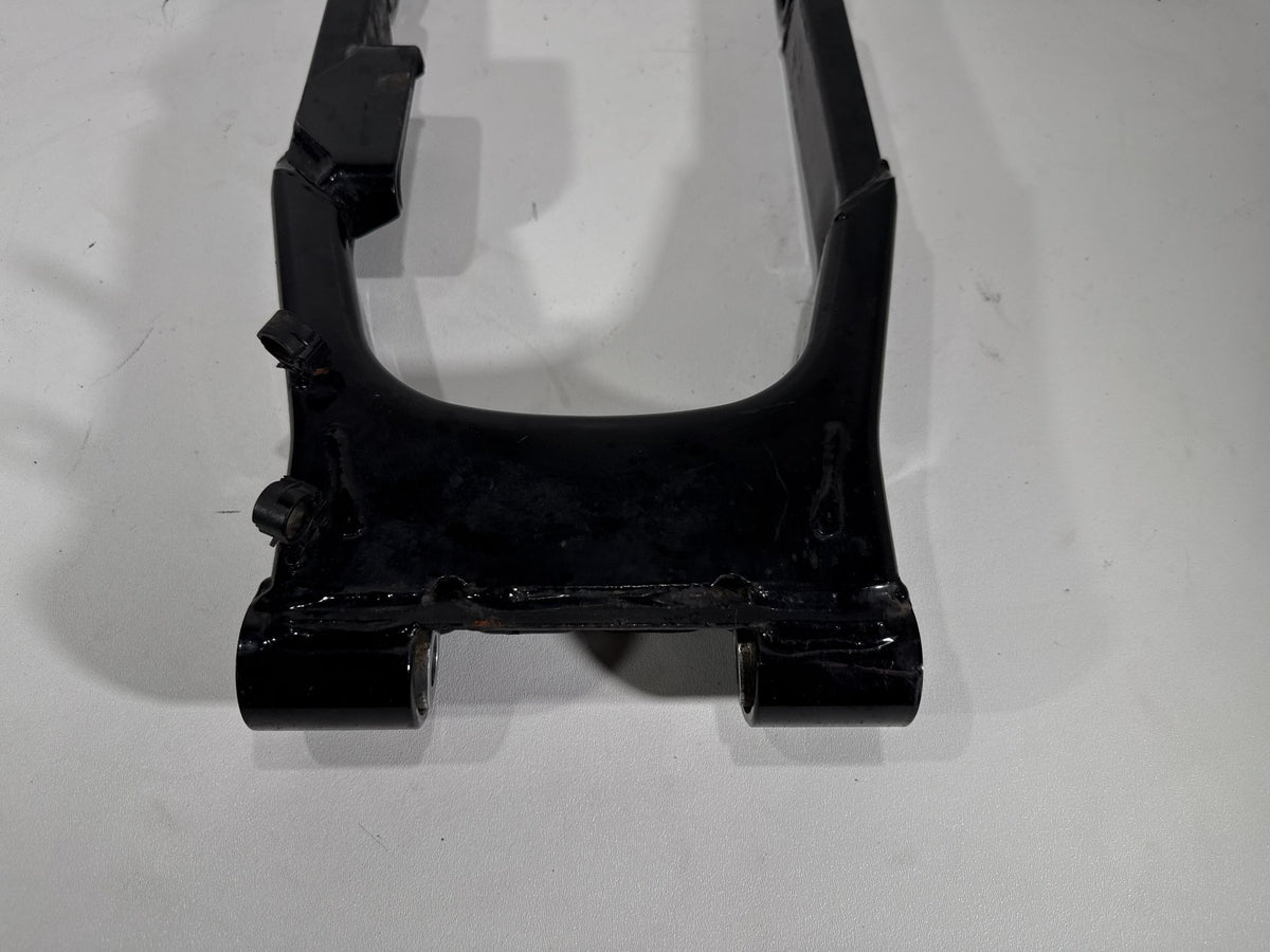 2004 Harley Road King Touring Classic OEM Rear Fork Swingarm Swing Arm